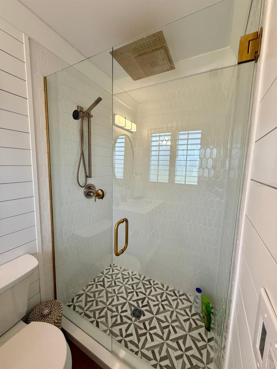 CORAL COVE - Residential Lease