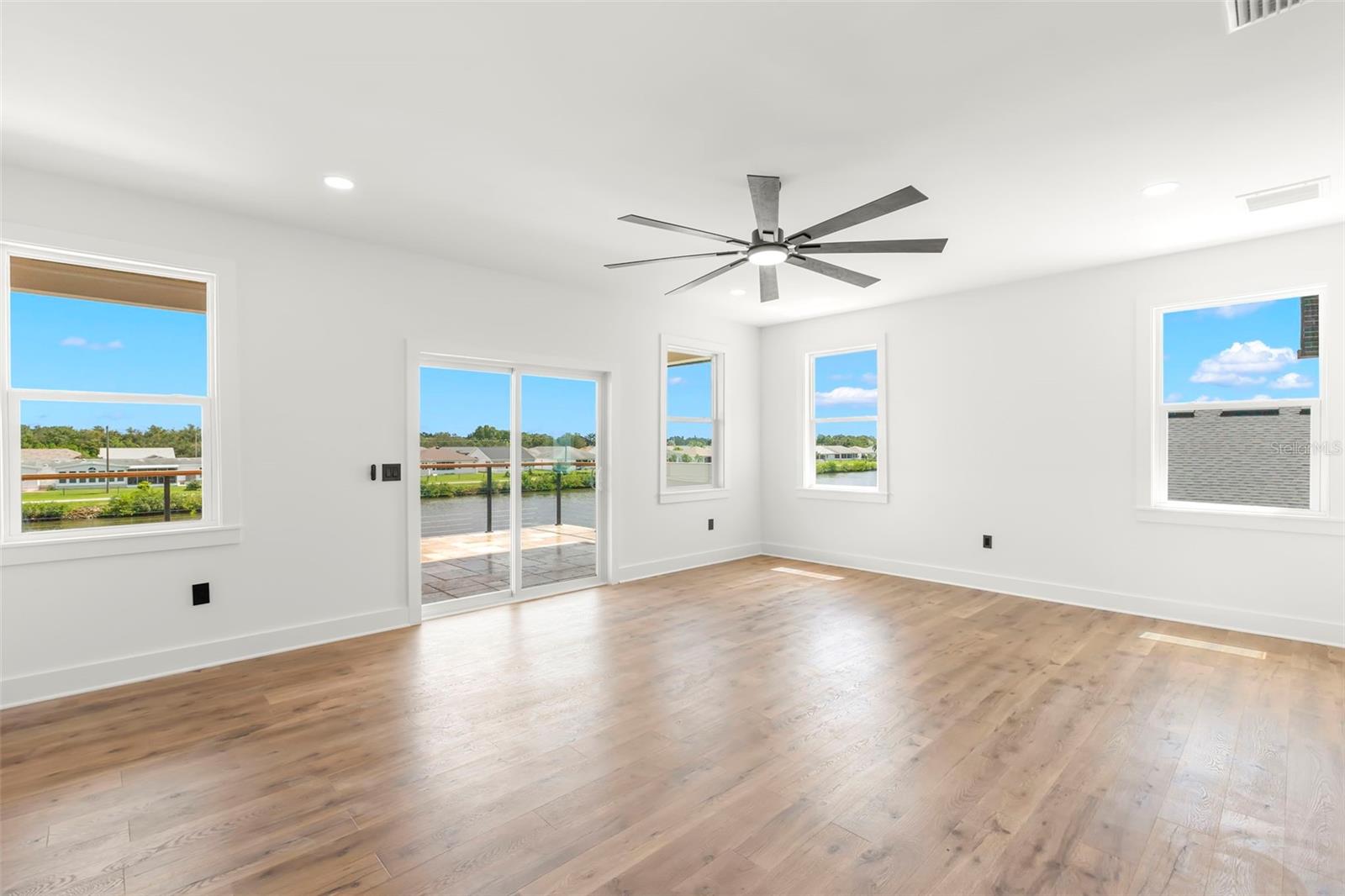 EDGE WATER RESERVE - Residential