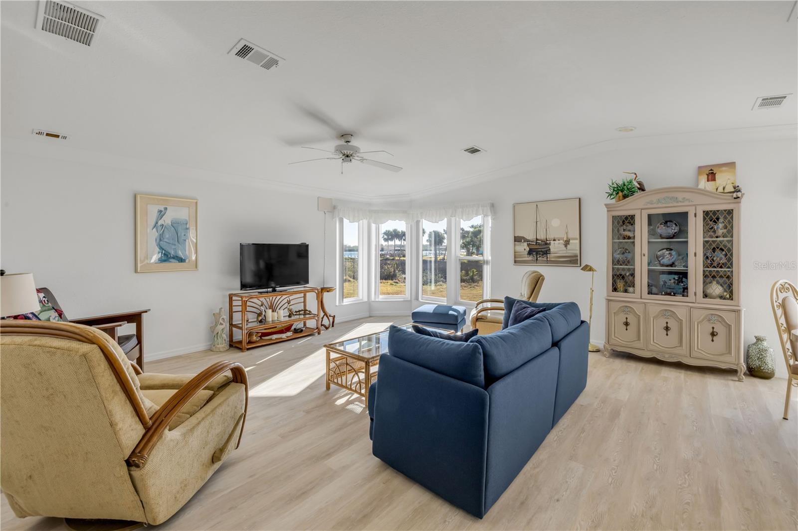 GOLDEN BAY COLONY PH 01 - Residential