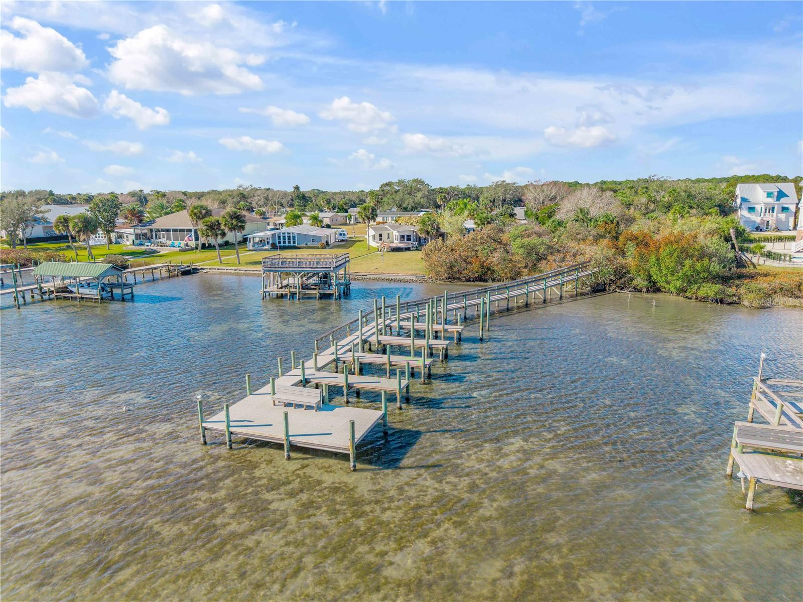 GOLDEN BAY COLONY PH 01 - Residential