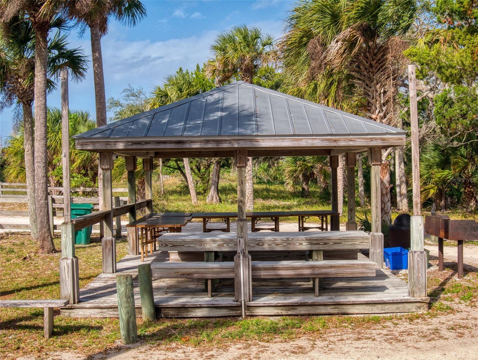 GOLDEN BAY COLONY PH 01 - Residential