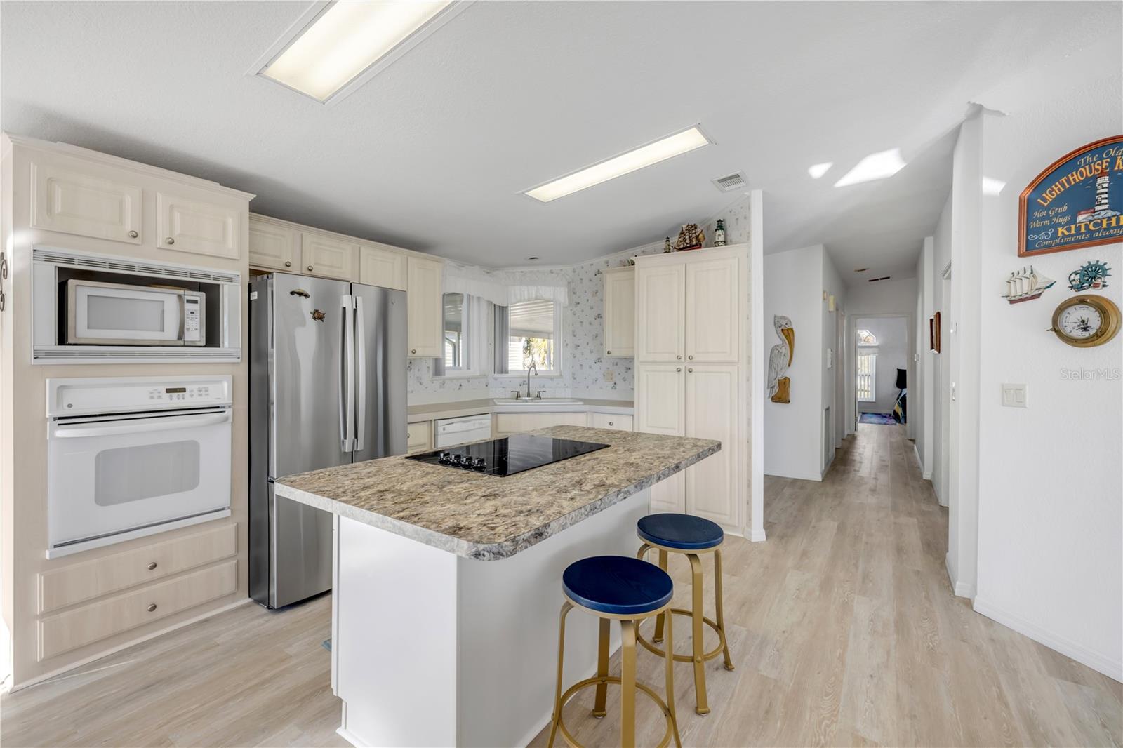 GOLDEN BAY COLONY PH 01 - Residential