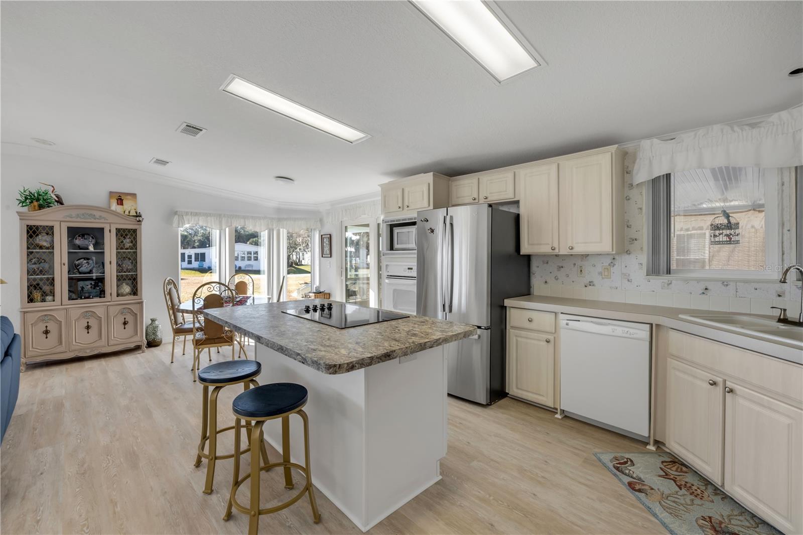 GOLDEN BAY COLONY PH 01 - Residential