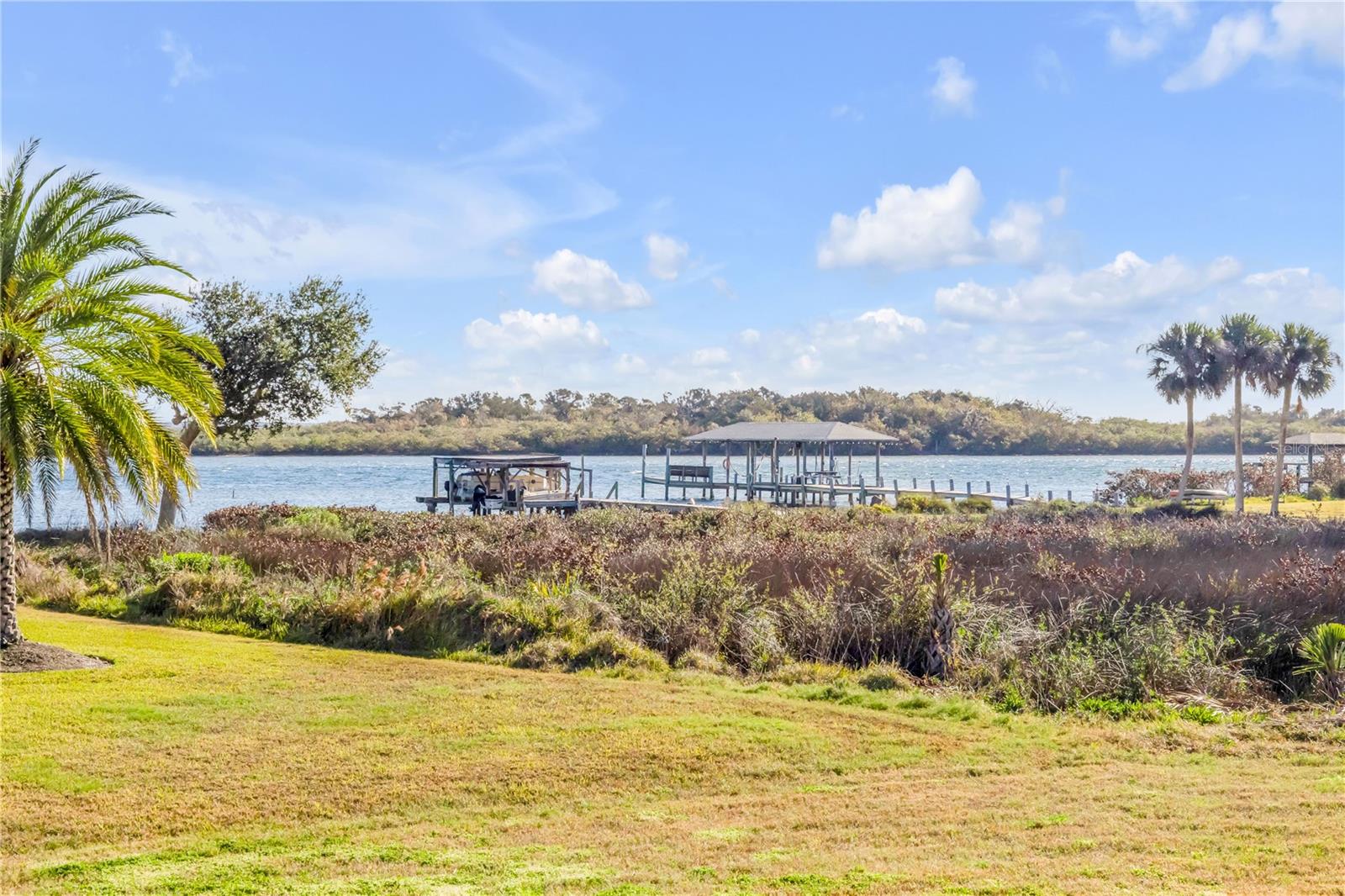 GOLDEN BAY COLONY PH 01 - Residential