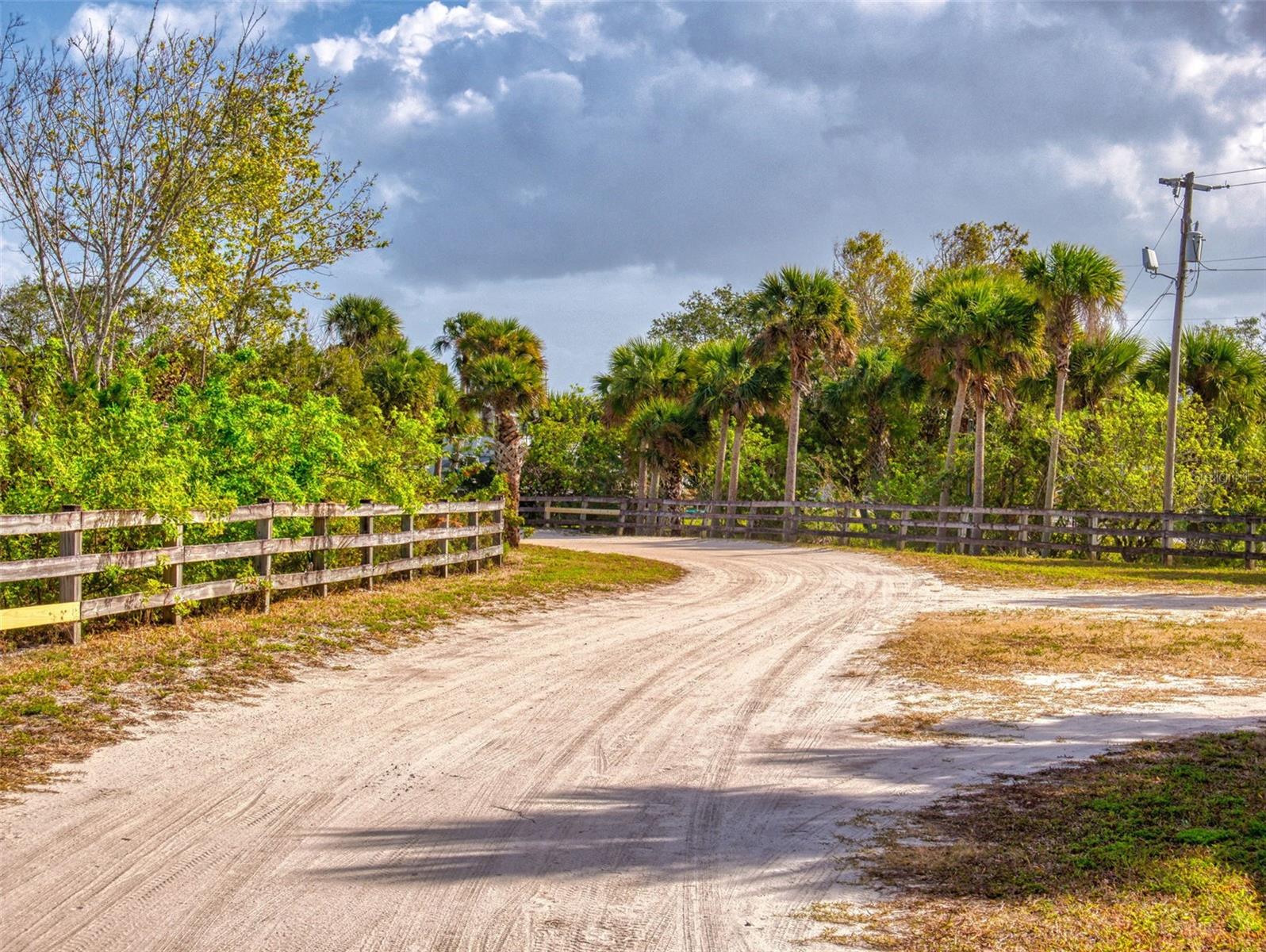 GOLDEN BAY COLONY PH 01 - Residential