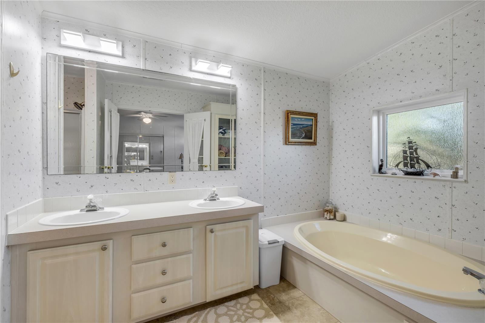 GOLDEN BAY COLONY PH 01 - Residential