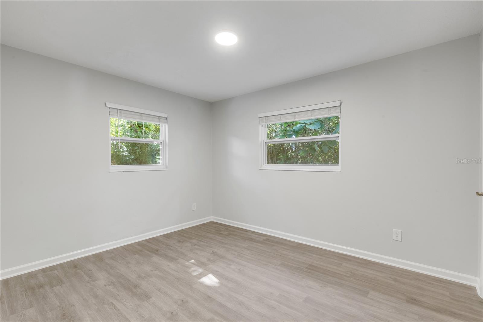 ROSELAND PARK - Residential