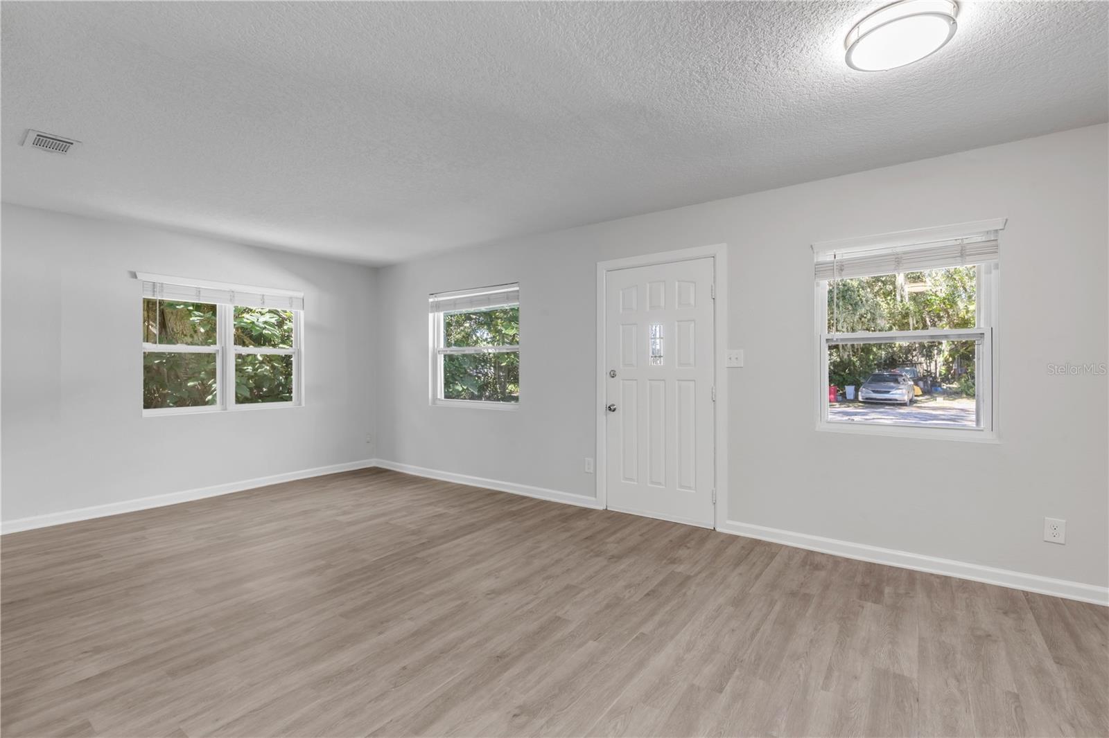 ROSELAND PARK - Residential