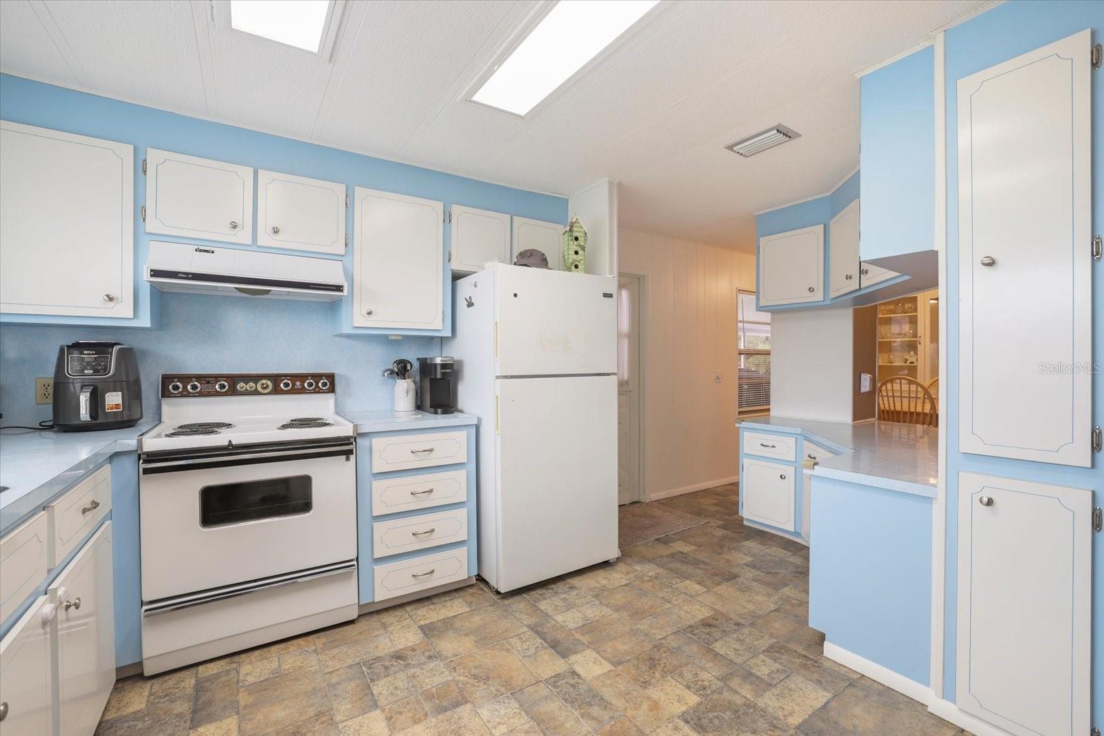 Search Properties for Sale 4 832 JOLANDA CIRCLE