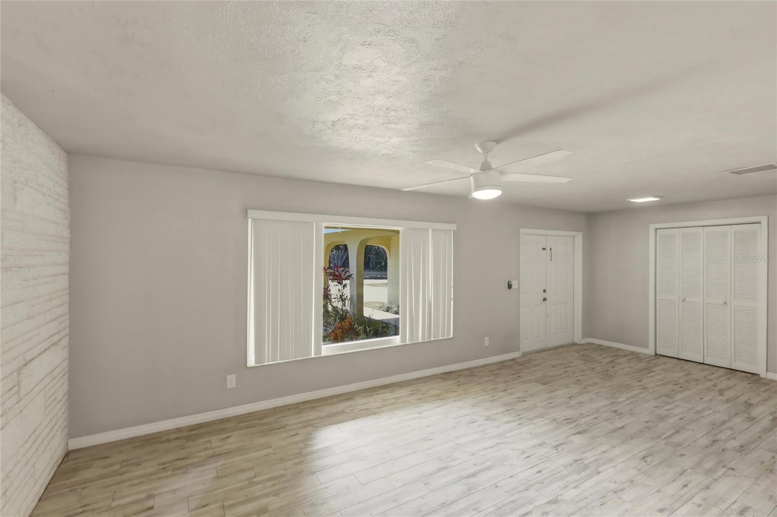 WHITFIELD COUNTRY CLUB HTS 5 - Residential