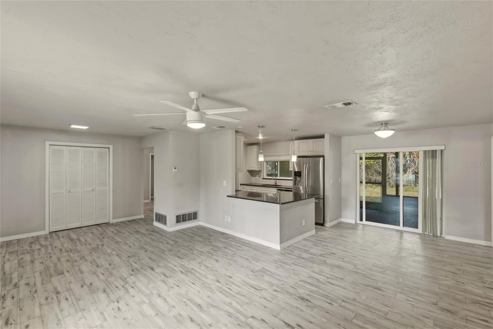 WHITFIELD COUNTRY CLUB HTS 5 - Residential