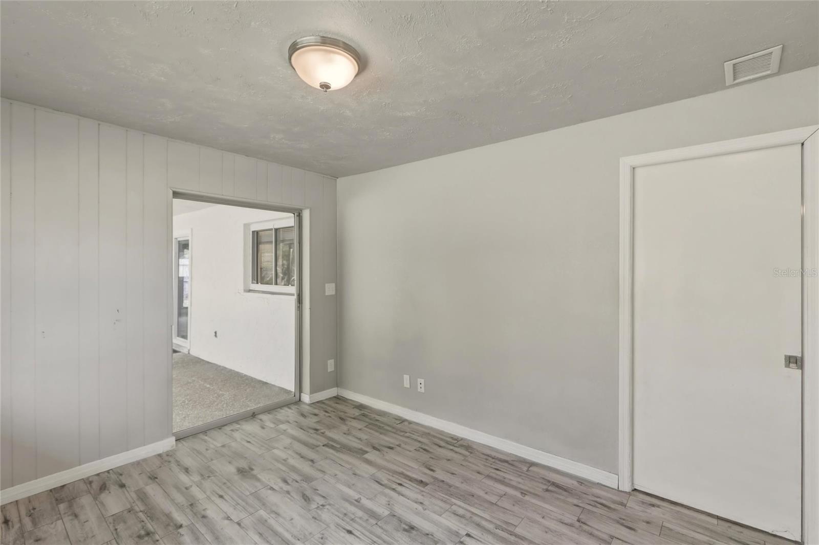 WHITFIELD COUNTRY CLUB HTS 5 - Residential