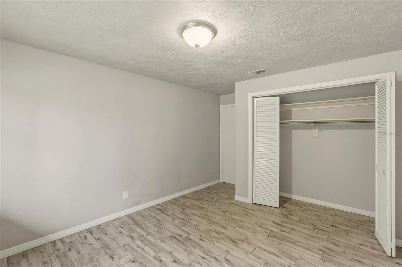 WHITFIELD COUNTRY CLUB HTS 5 - Residential