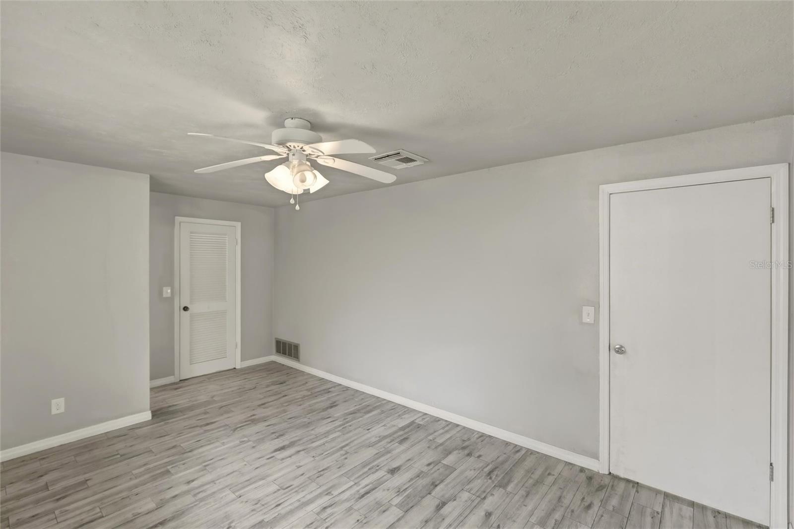 WHITFIELD COUNTRY CLUB HTS 5 - Residential