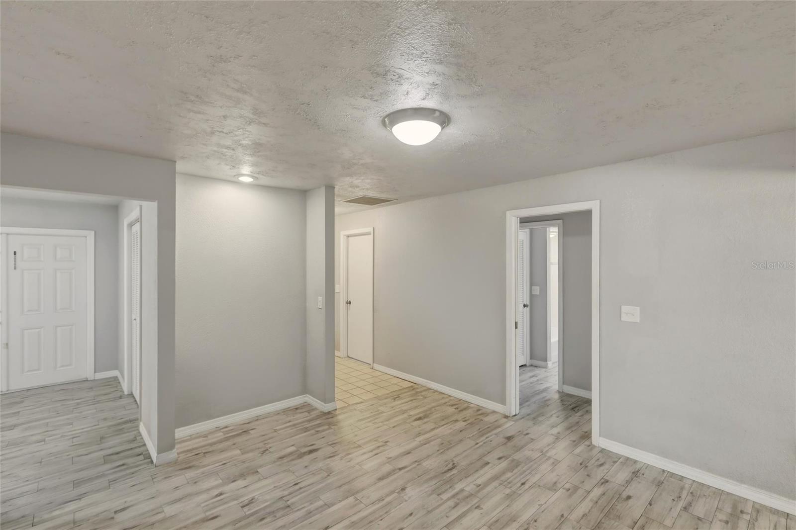 WHITFIELD COUNTRY CLUB HTS 5 - Residential