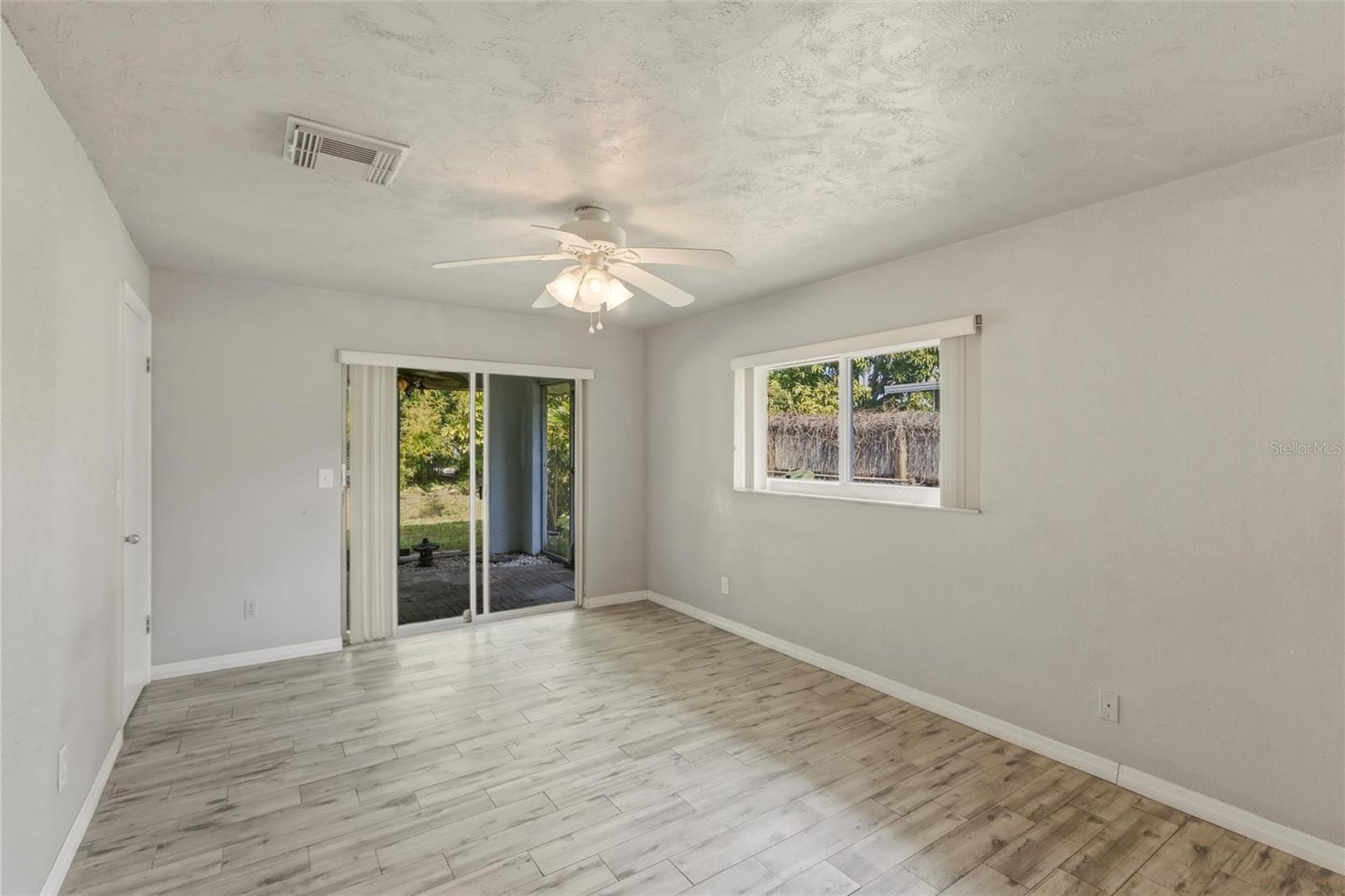 WHITFIELD COUNTRY CLUB HTS 5 - Residential