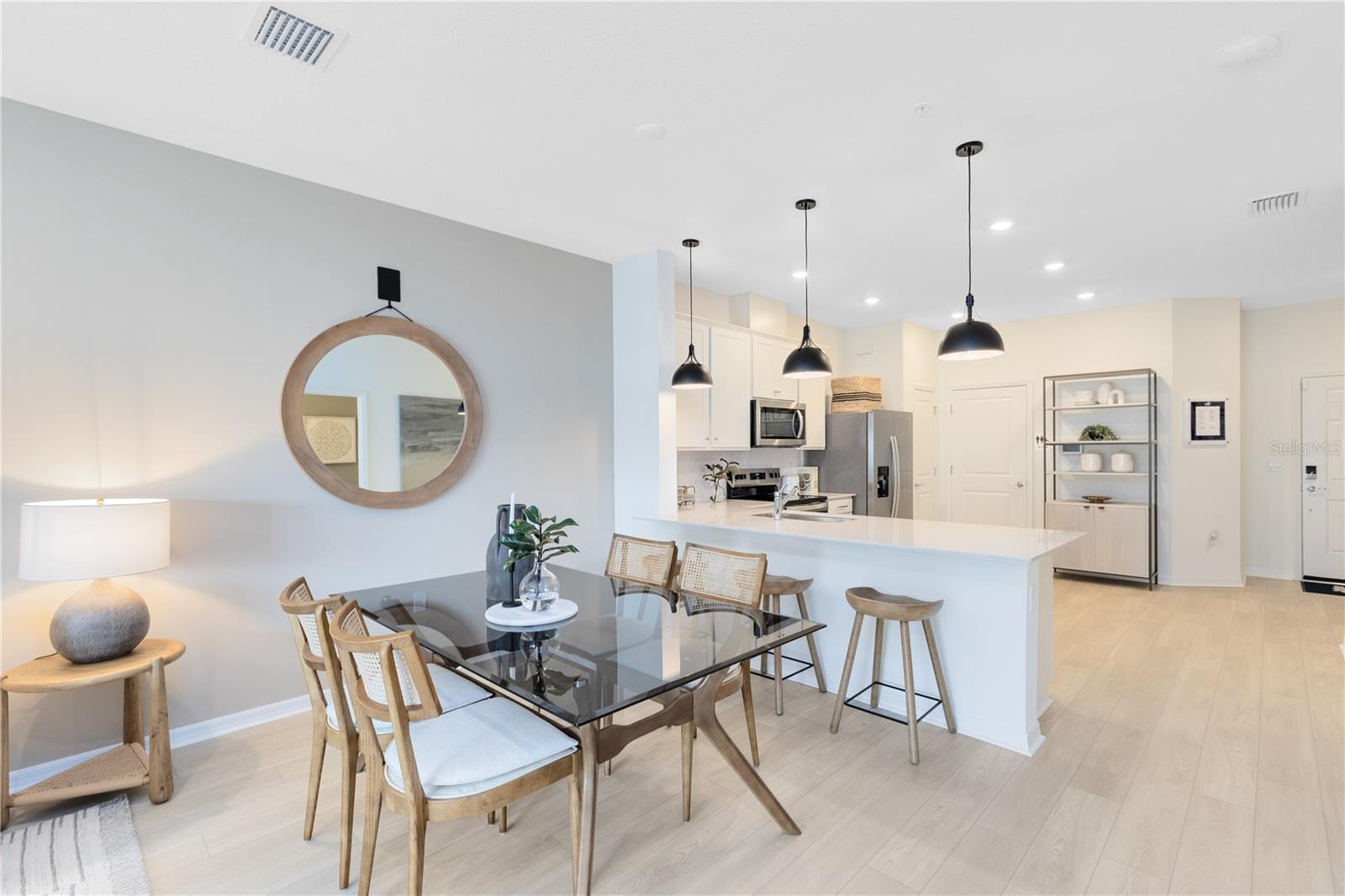 HARBOR SQUARE - Residential