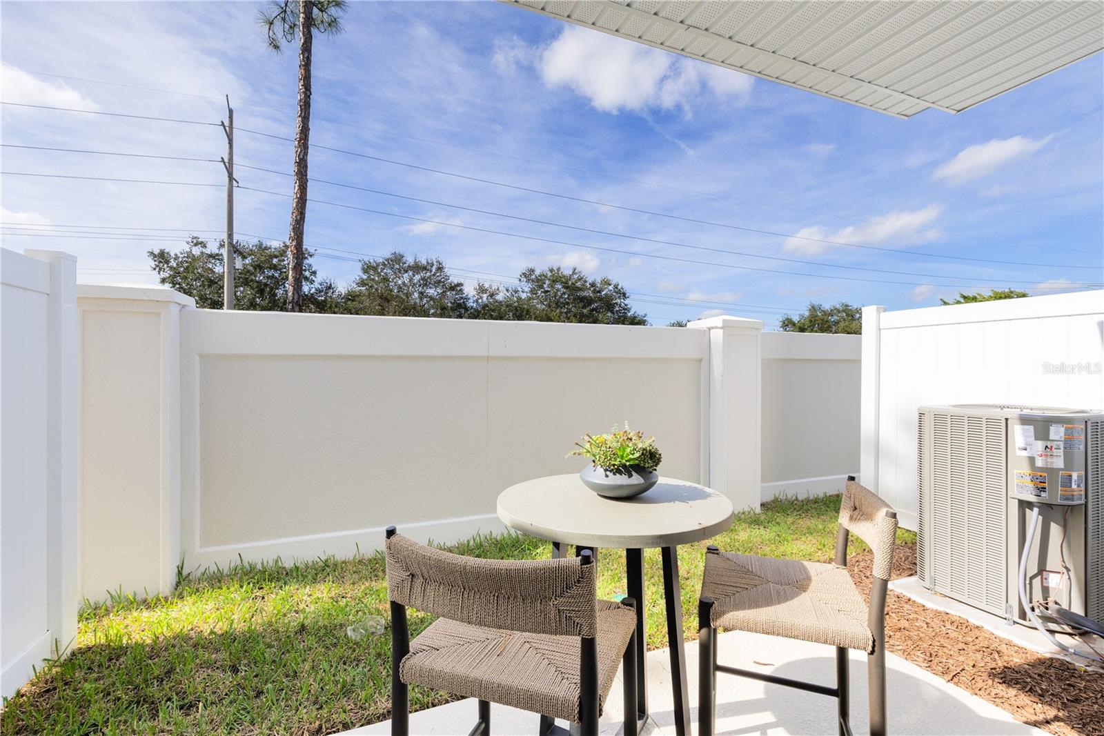 HARBOR SQUARE - Residential