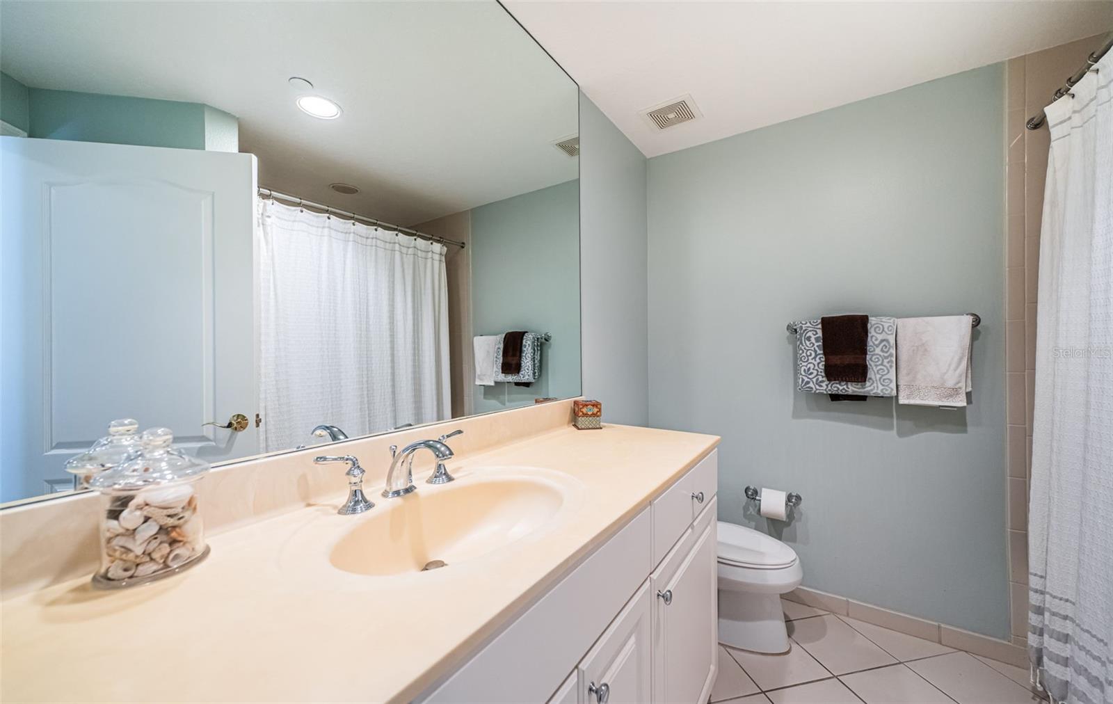 BELLE HARBOR CONDO - Residential