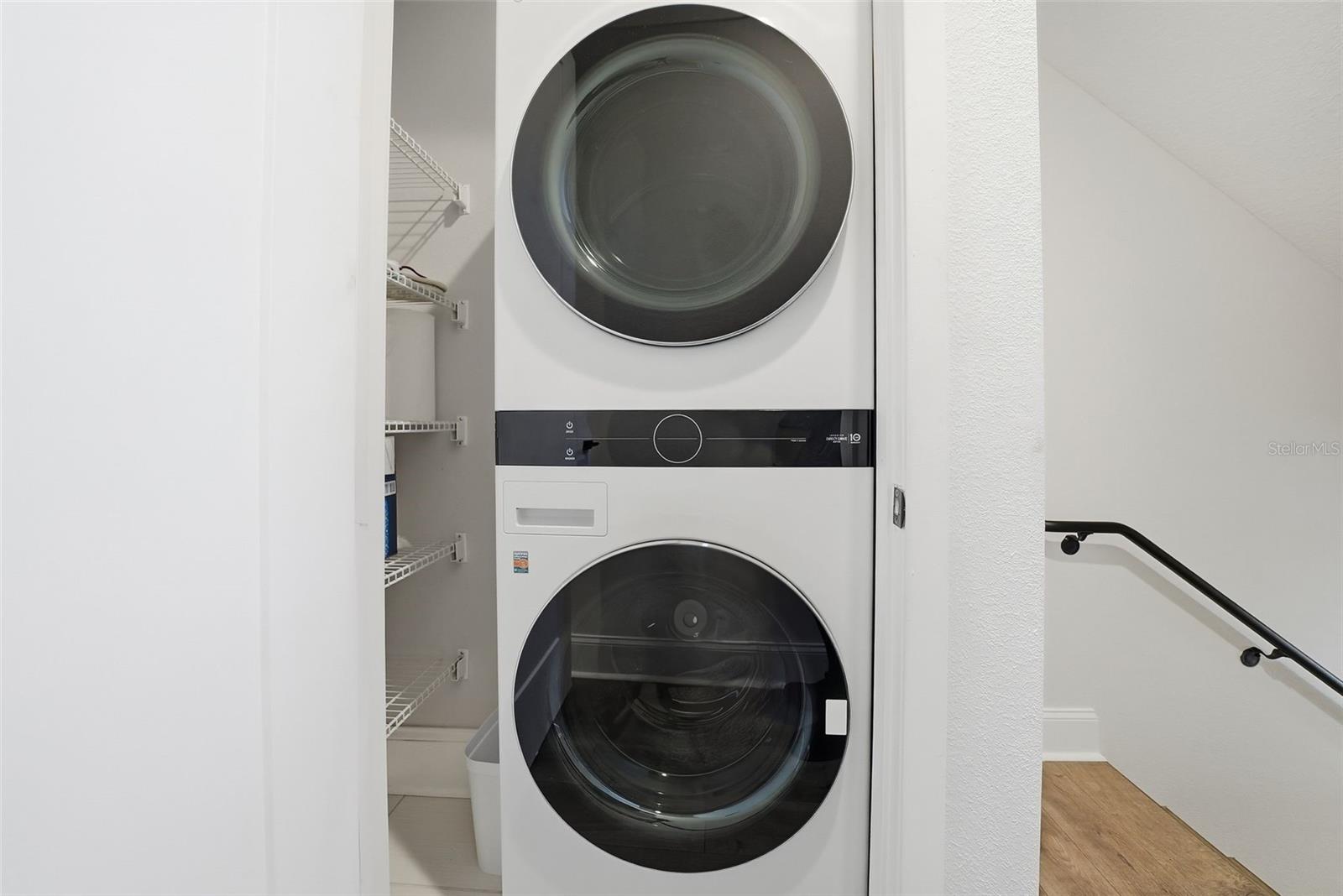 WESTSHORE VILLAGE TWNHMS - Residential