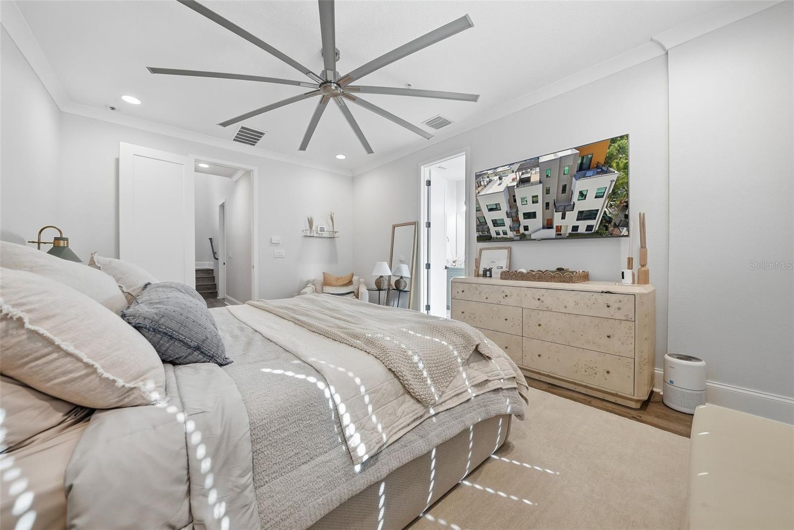 WESTSHORE VILLAGE TWNHMS - Residential