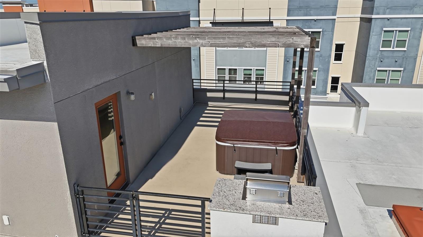 WESTSHORE VILLAGE TWNHMS - Residential