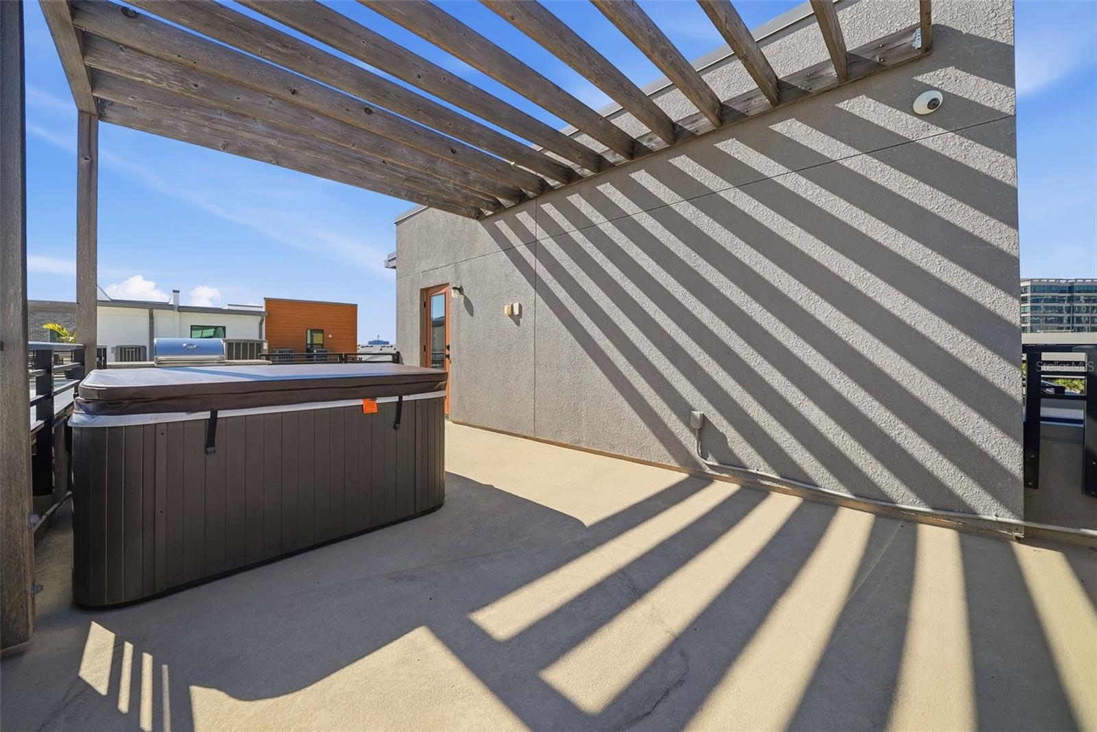 WESTSHORE VILLAGE TWNHMS - Residential