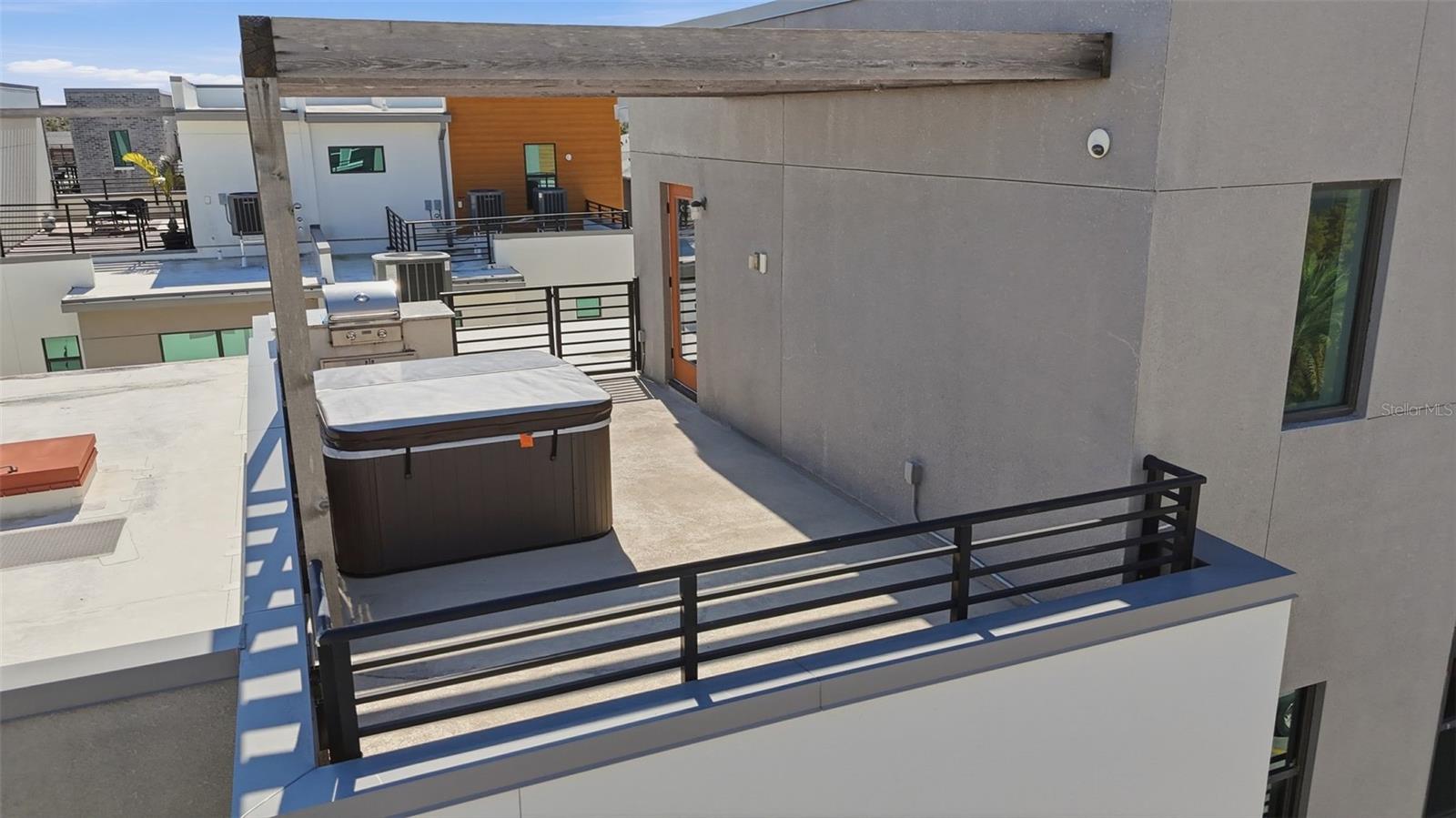 WESTSHORE VILLAGE TWNHMS - Residential