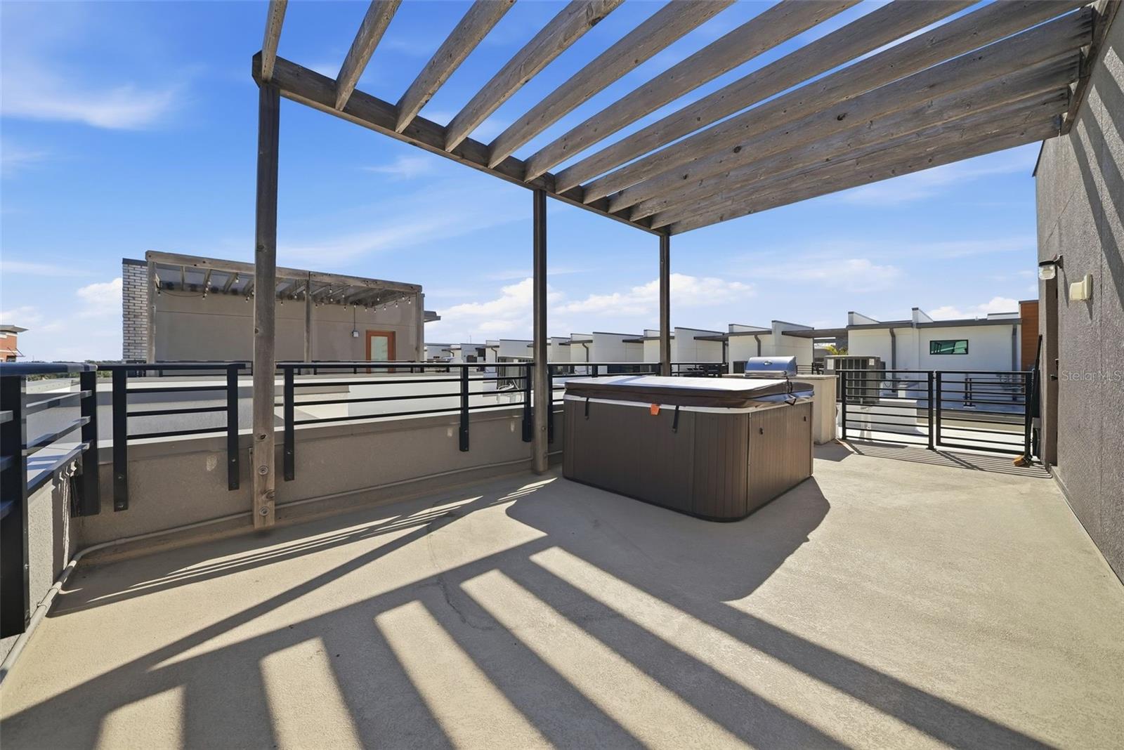 WESTSHORE VILLAGE TWNHMS - Residential