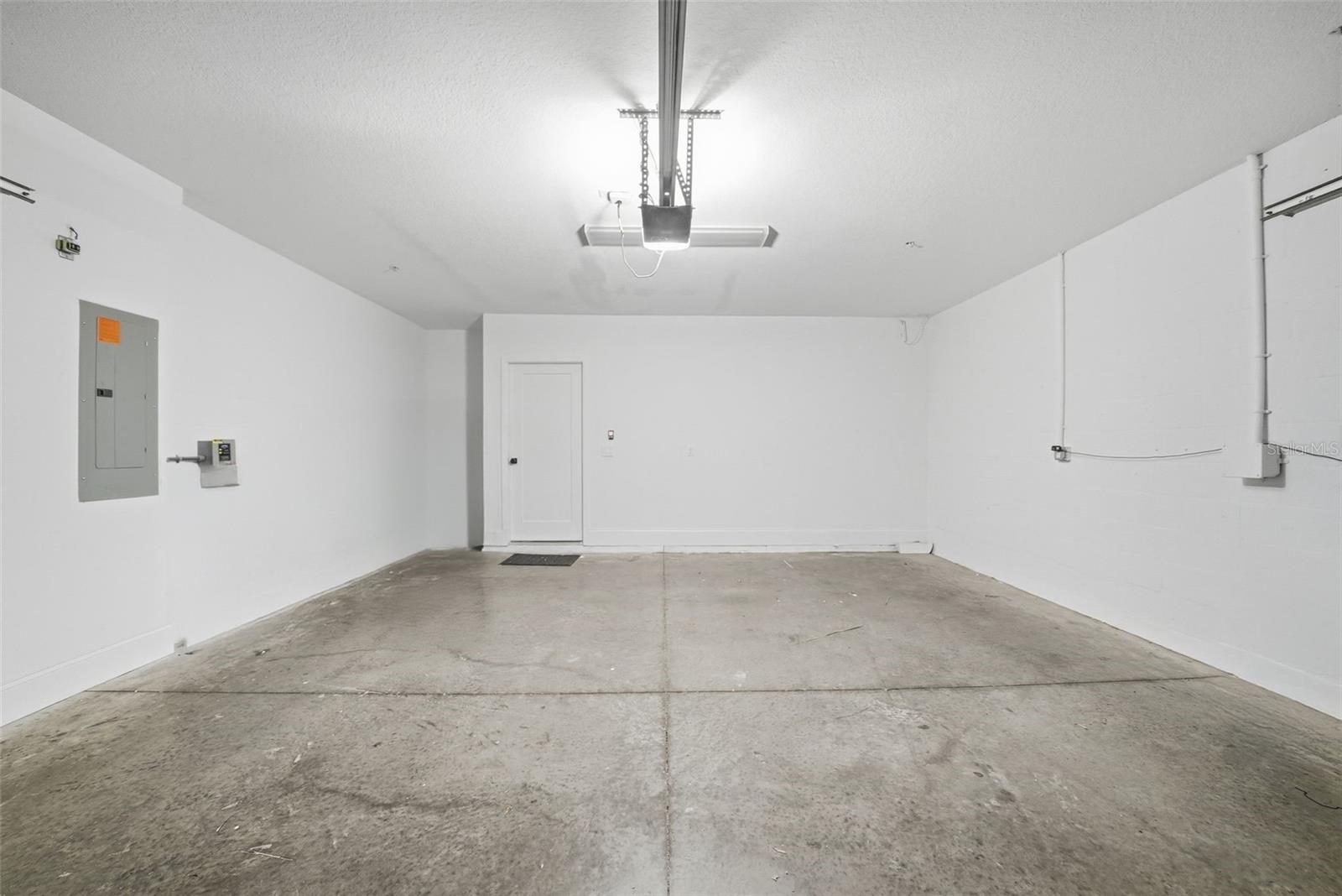 WESTSHORE VILLAGE TWNHMS - Residential