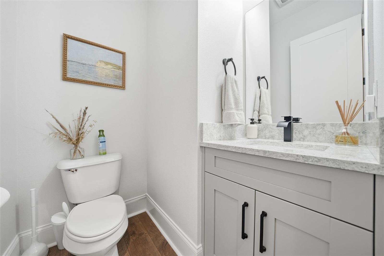 WESTSHORE VILLAGE TWNHMS - Residential