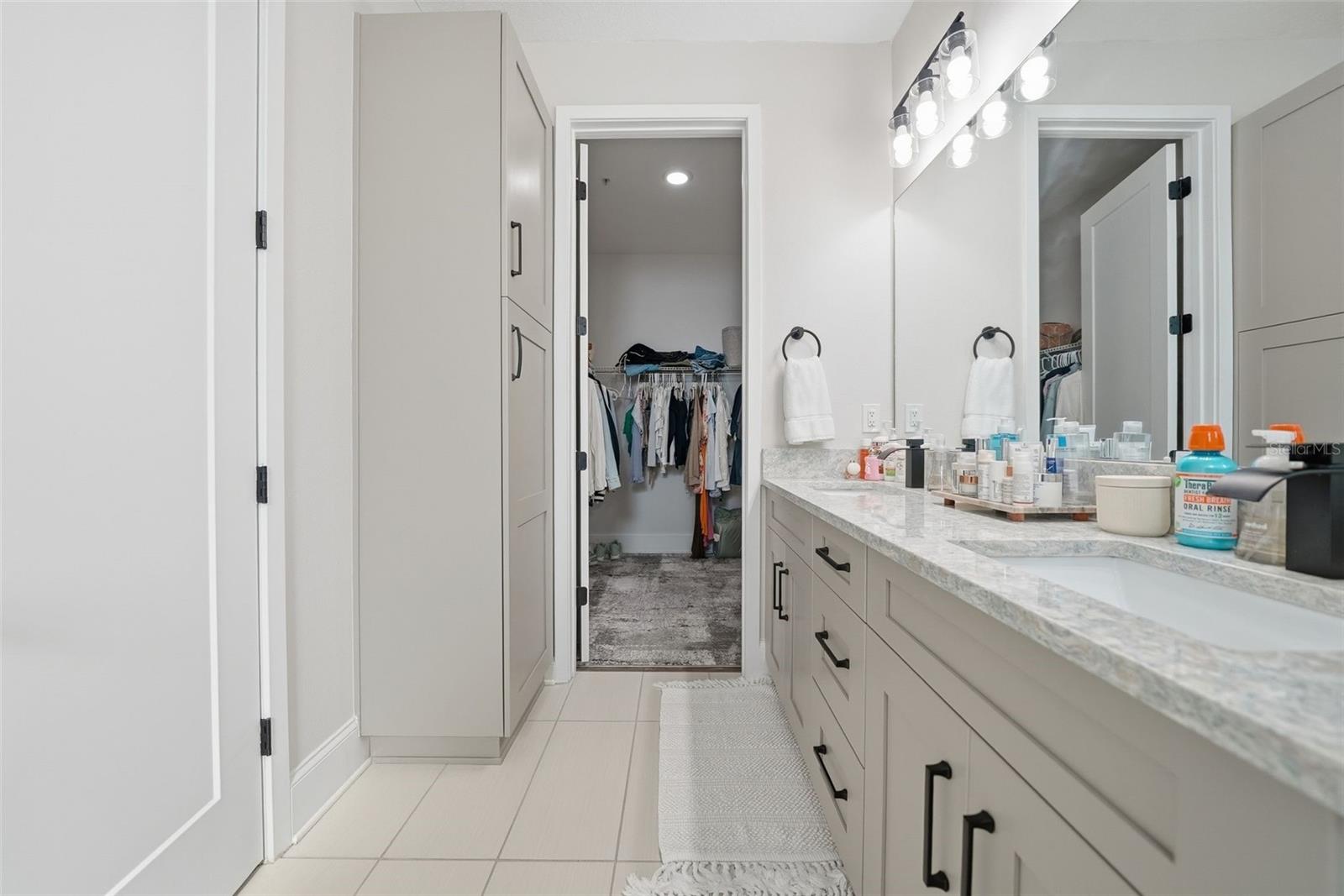 WESTSHORE VILLAGE TWNHMS - Residential