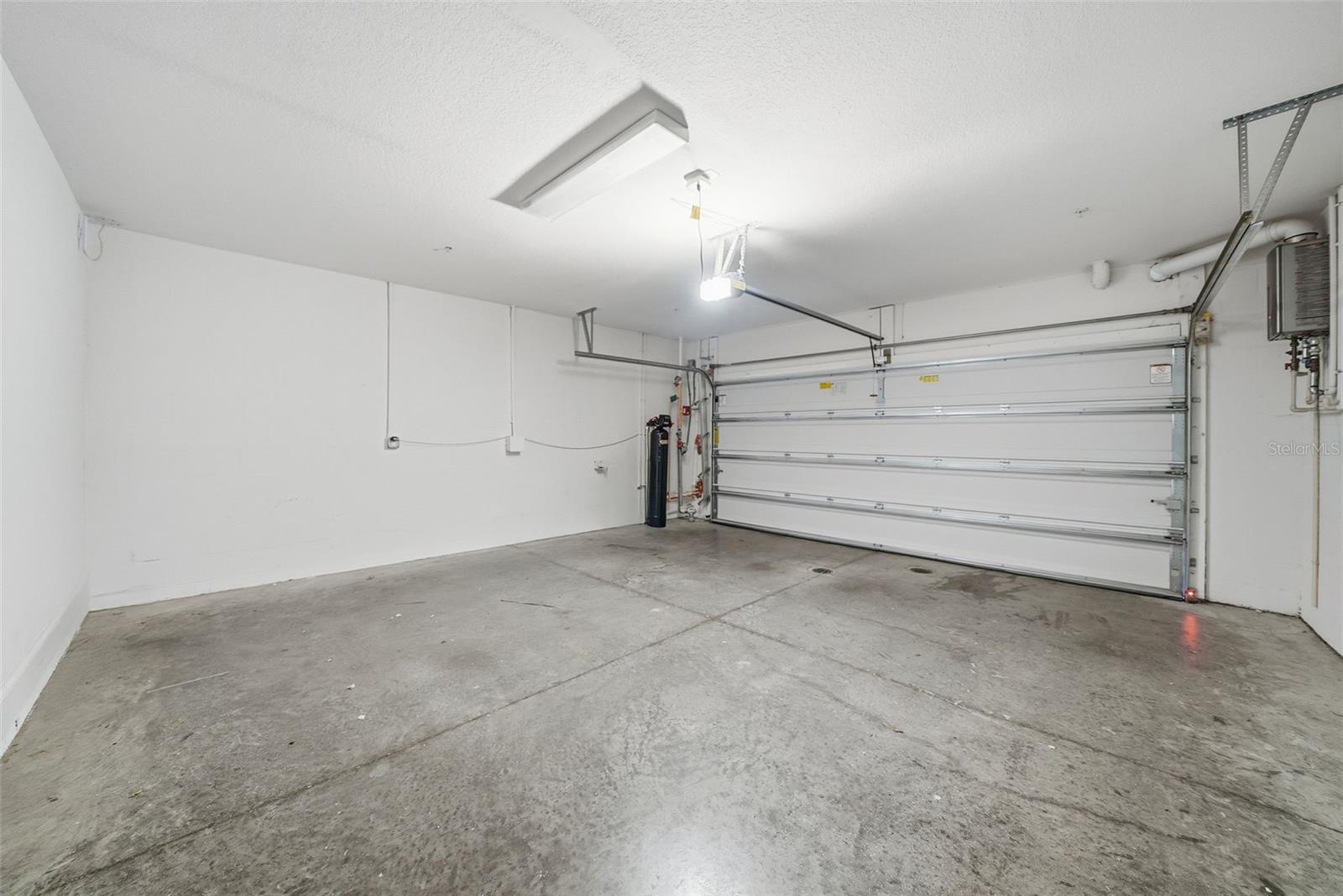 WESTSHORE VILLAGE TWNHMS - Residential