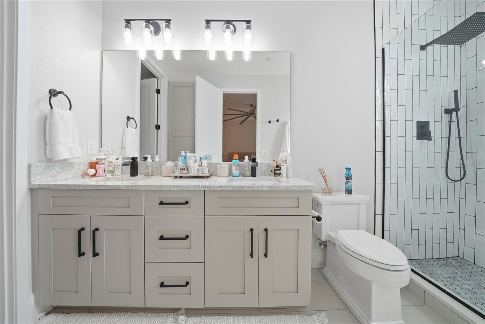 WESTSHORE VILLAGE TWNHMS - Residential