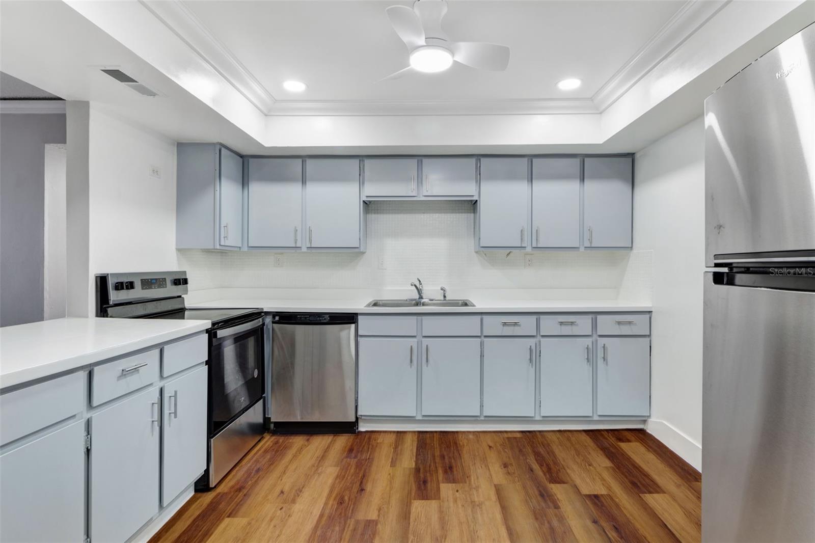 REDINGTON TOWERS BLDG 2 CONDO - Residential Lease