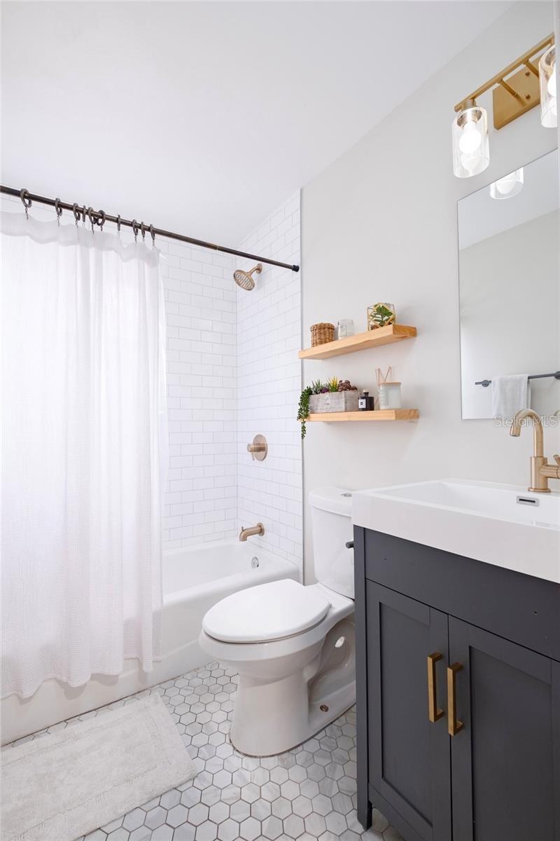 THOMAS D L SUB - Residential Lease