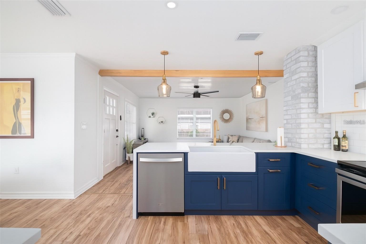 THOMAS D L SUB - Residential Lease