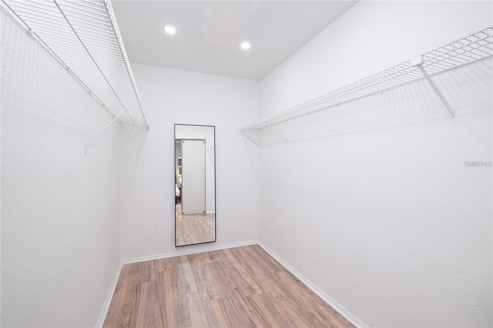 THOMAS D L SUB - Residential Lease