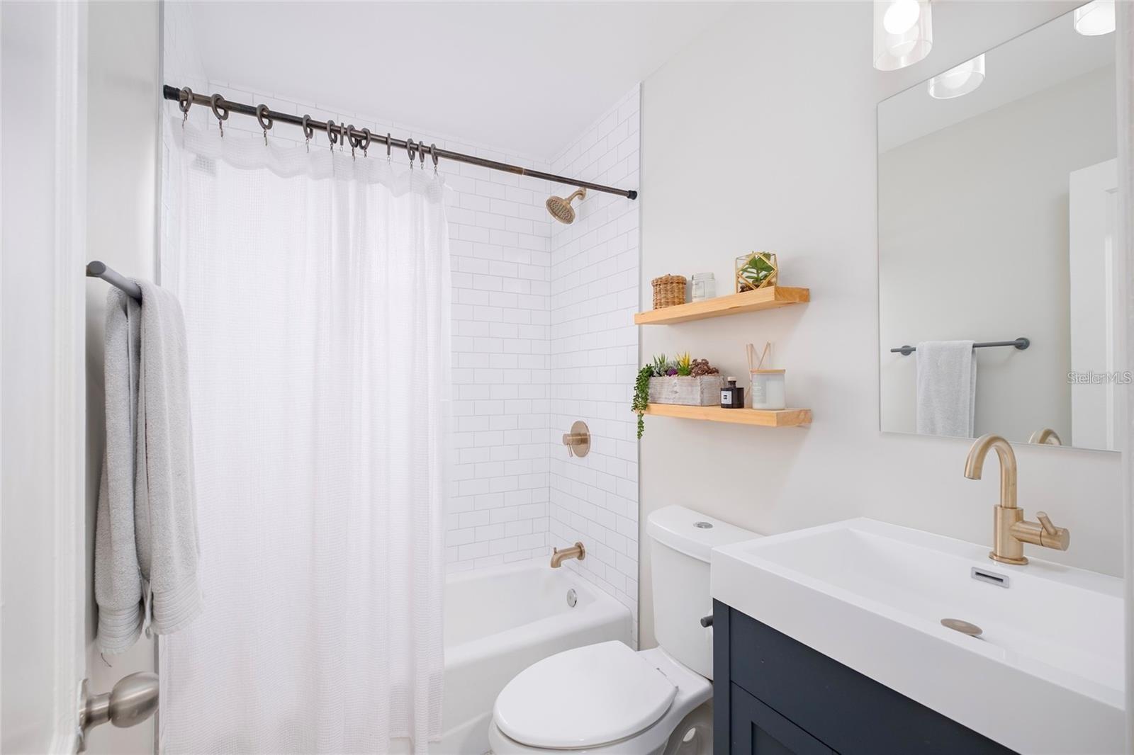 THOMAS D L SUB - Residential Lease