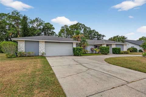 Photo of 2001 N Golfview Drive, Plant City, FL 33566 (MLS # TB8438454)