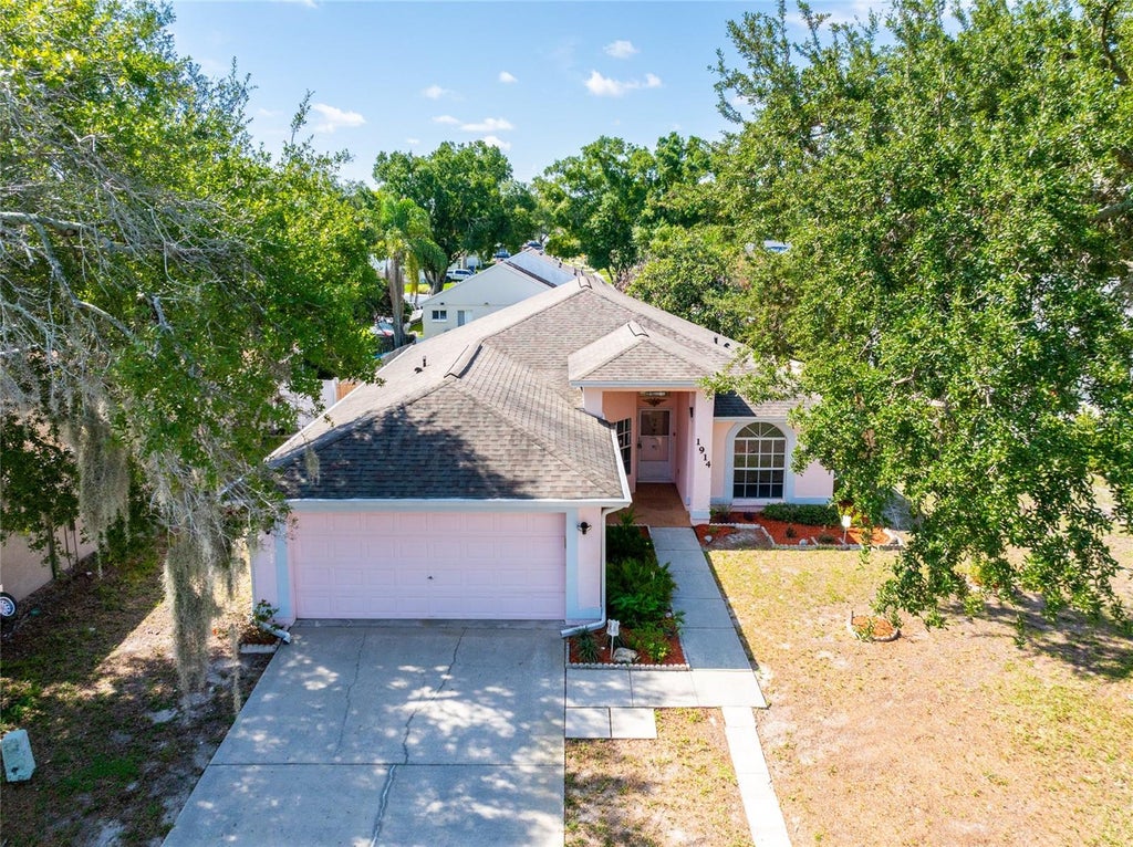 Photo of 1914 Woodcut Drive, Lutz, FL 33559 (MLS # TB8526047)