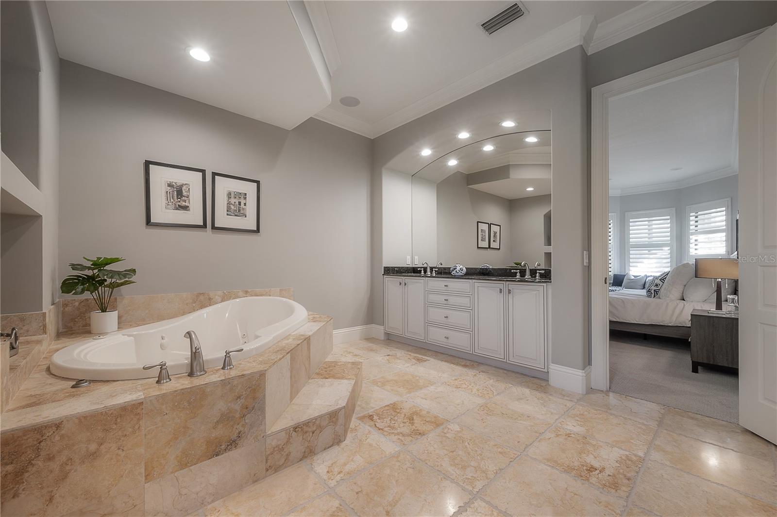 KEYSTONE SHORES ESTATES - Residential