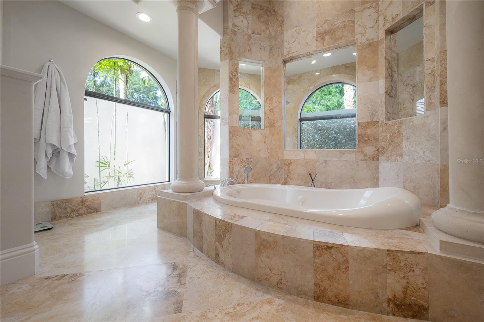 KEYSTONE SHORES ESTATES - Residential