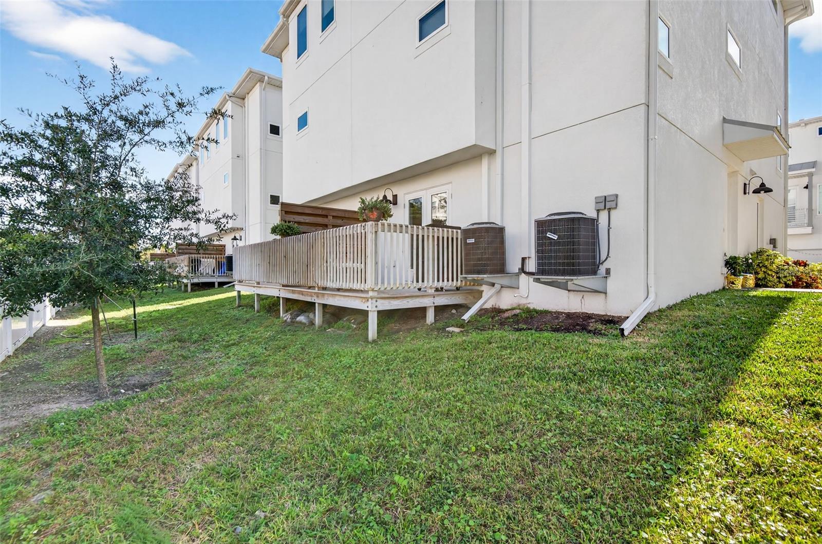 LEGACY PARK TWNHMS - Residential