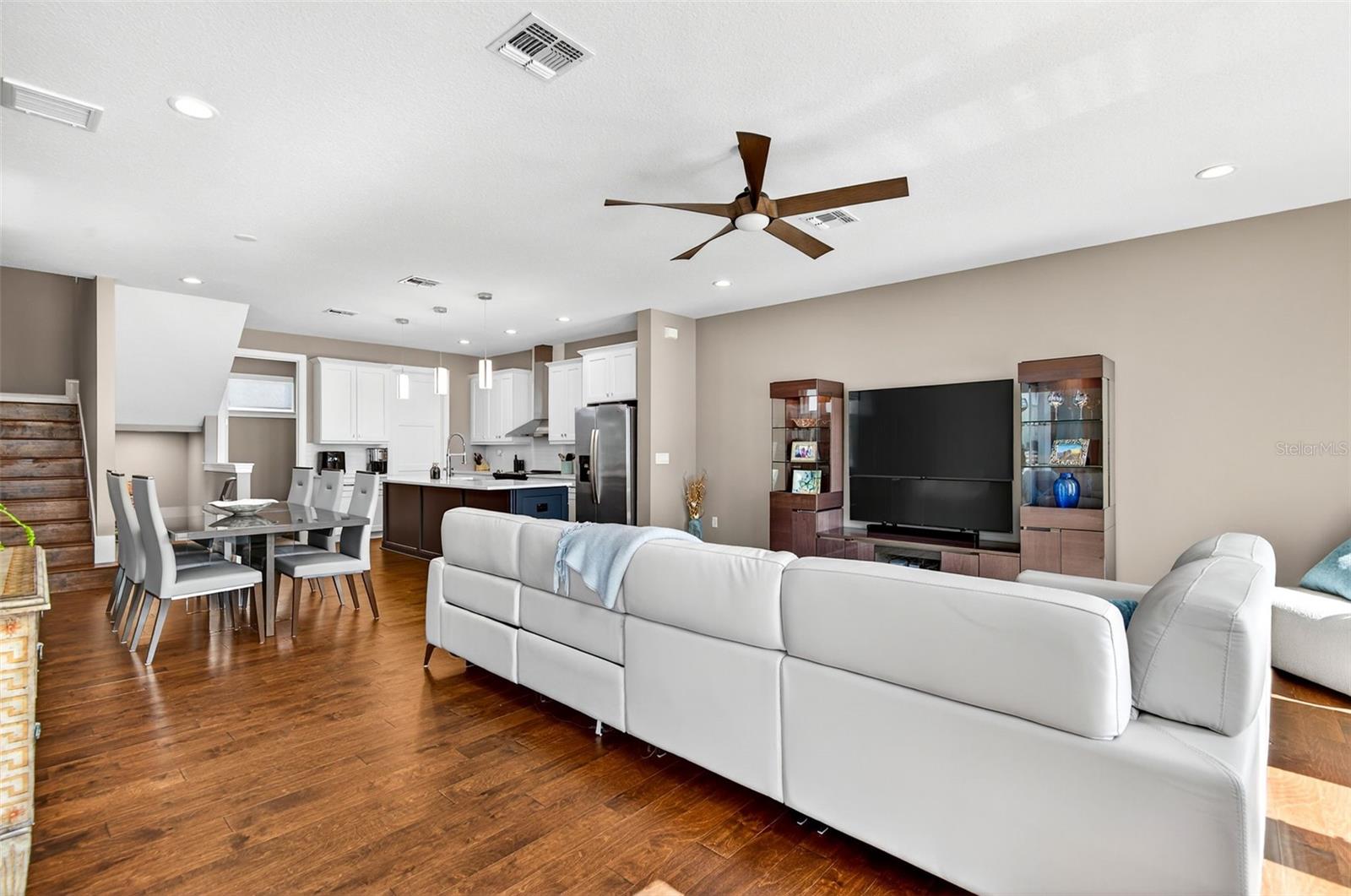 LEGACY PARK TWNHMS - Residential