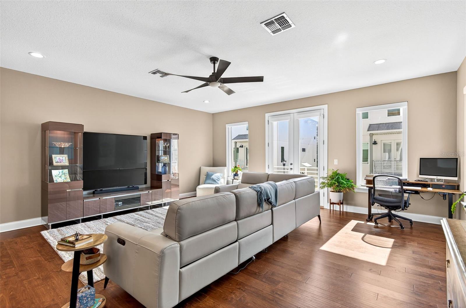 LEGACY PARK TWNHMS - Residential