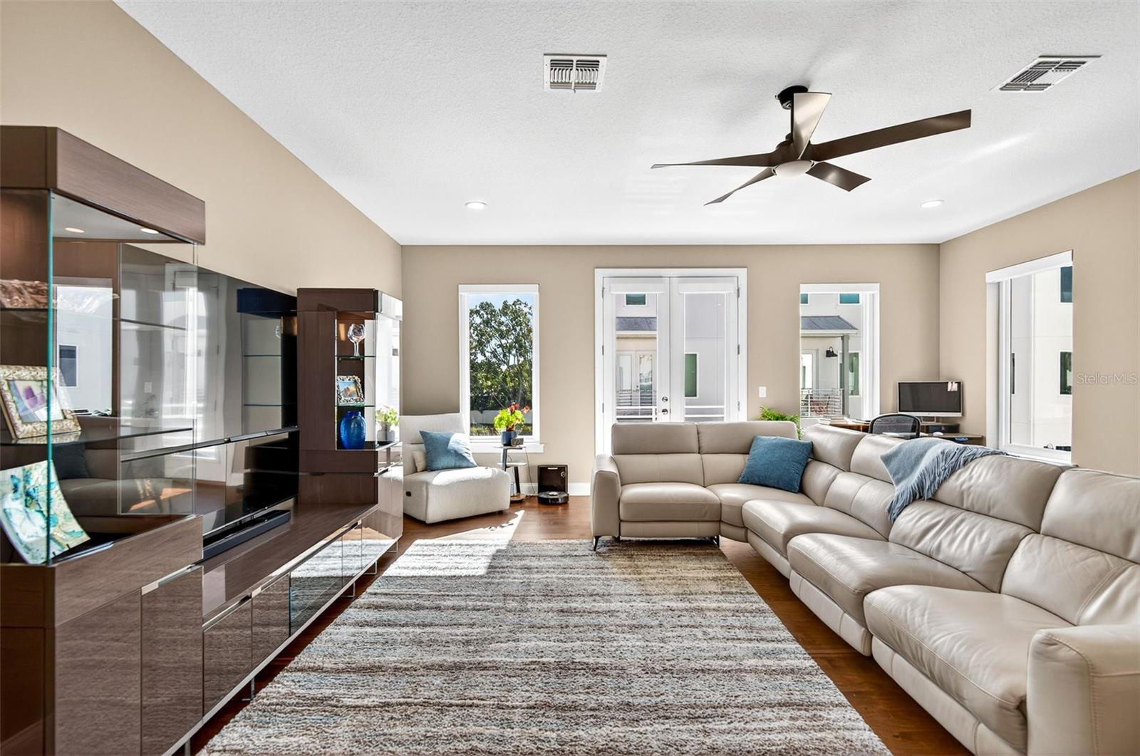 LEGACY PARK TWNHMS - Residential