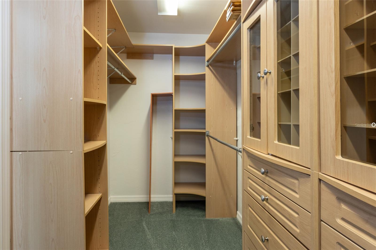 SLEEPY HOLLOW UNIT 01 - Residential