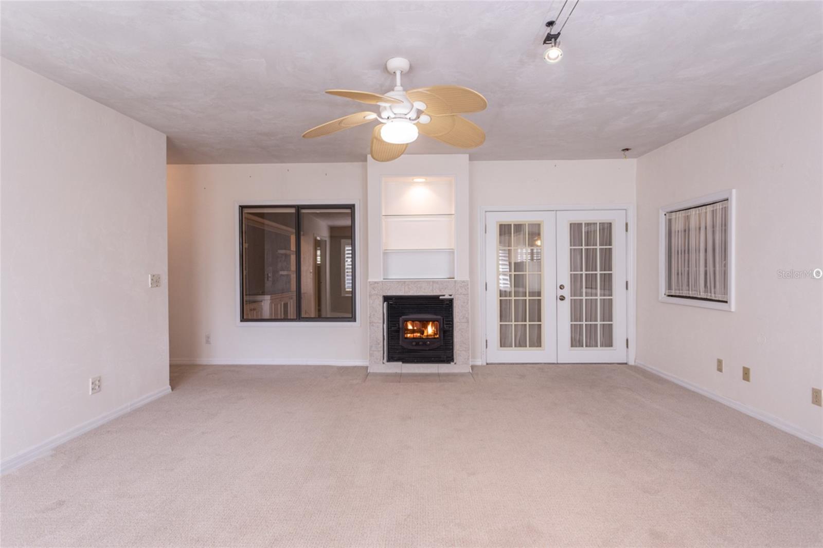 SLEEPY HOLLOW UNIT 01 - Residential