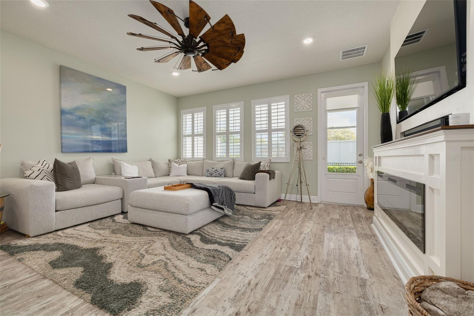 OZONA VILLAGE OF PALM HARBOR - Residential